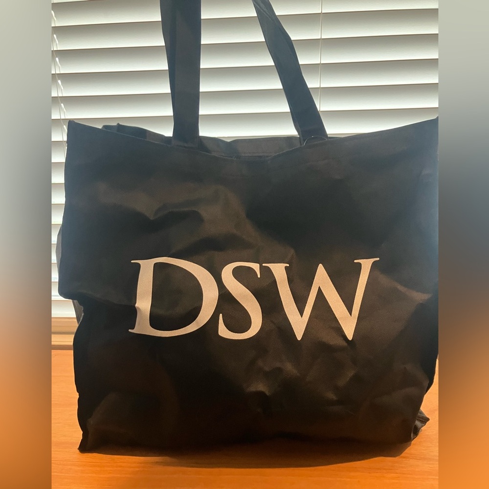 DSW reusable tote bag ⭐️ NWT